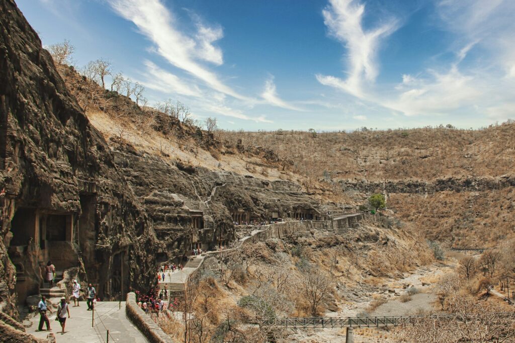 Jaskinie Ellora i Ajanta